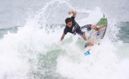 O catarinense Jean da Silva foi o destaque do primeiro dia da etapa de abertura do Maresia Paulista de Surf Pro 2011, realizado nesta sexta-feira na praia de Itamambuca, Ubatuba...