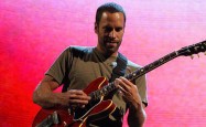 Jack Johnson está em turnê pelo Brasil onde realiza uma série de oito shows denominada “ To The Sea”. A sua próxima parada acontece hoje sexta-feira (27/05) no Marina Park Hotel, Fortaleza (CE). O cantor surfista nasceu no Havaii e...