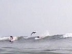Um fato mais que interessante rolou na praia de New Smyrna, na Flórida. O fotógrafo do “Orlando Sentinel” realizava imagens de uma sessão de surf, e nem percebeu quando sua câmera registrou algo impressionante....