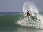 Adriano de Souza passa pela repescagem e continua defendendo a liderança no ranking da corrida do título mundial na quarta etapa da temporada A repescagem do Billabong Pro Jeffreys Bay...