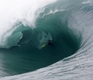 FOTOS – O Demônio de Teahupoo Confira galeria: Swell gigantesco no Tahiti. Foto: Bielmann / SPL - Confira albúm maior