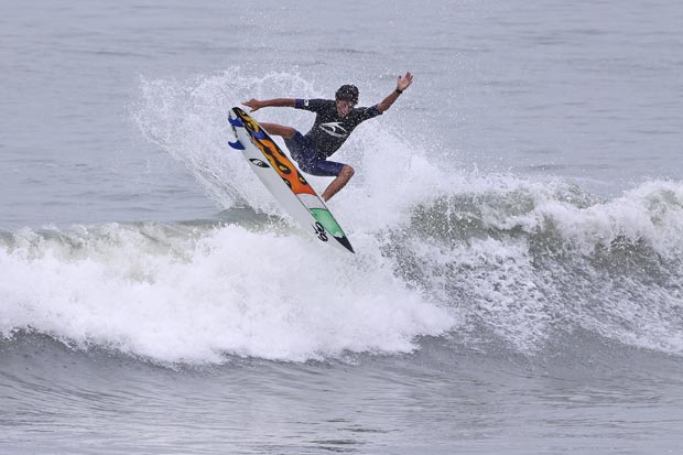 Filipe Toledo. Paulista de Surf Pro 2011. Foto Surf: Munir El Hage / Divulgação
