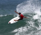 Cada vez mais líder. O catarinense Tomas Hermes avançou às quartas-de-final da terceira etapa do Brasil Surf Pro, em Itamabuca, nesta sexta-feira, garantindo a primeira colocação do ranking mesmo que...