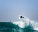 Os brasileiros Alejo Muniz e Gabriel Medina passaram para as quartas de final do Quiksilver Pro, que ficaram para abrir o último dia da oitava etapa do ASP World Tour...