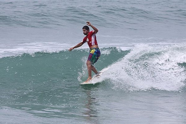 Alexandre Miranda. Foto Surf: Munir El Hage
