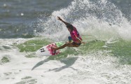 Silvana Lima surfou de forma brilhante nesse domingo em Snapper Rocks A cearense Silvana Lima salvou a pátria no domingo de praia lotada em Snapper Rocks. Ela conquistou a única vitória do Brasil nas repescagens da etapa de abertura do ASP...