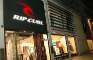 Mercado Surf – Rip Curl inaugura loja conceito no shopping Anália Franco em São Paulo A marca de surfwear Rip Curl inaugurou nesta última terça-feira (28), às 10 horas, a sua primeira loja conceito em shopping center no país. O empreendimento escolhido foi o Anália...