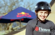 O garoto de Malibu, na Califórnia, começou a andar de skate aos 4 anos, e já tinha entrado no noticiário do esporte por ser o mais jovem skatista a dominar...