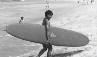 O mundo do surf está triste. O lendário shaper e longboarder havaiano Donald Takayama faleceu esta segunda-feira, dia 22, vítima […]