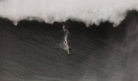 Pouco depois de Maya Gabeira ter sofrido um grave acidente encarando as ondas gigantes de Nazaré, em Portugal, o surfista […]