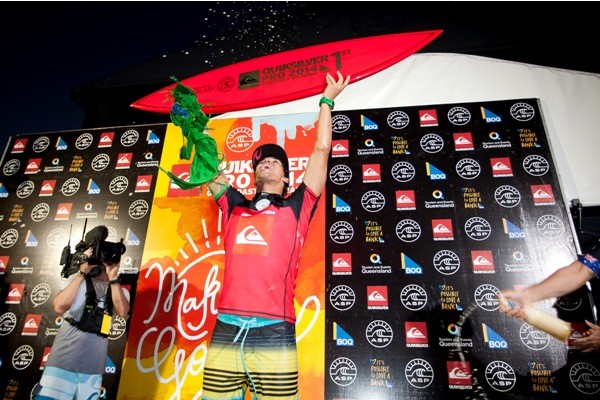 Gabriel Medina festeja vitória inédita do Brasil na Gold Coast (Foto: Kelly Cestari / ASP)