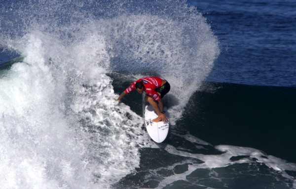 Surfista carioca Raoni Monteiro 
