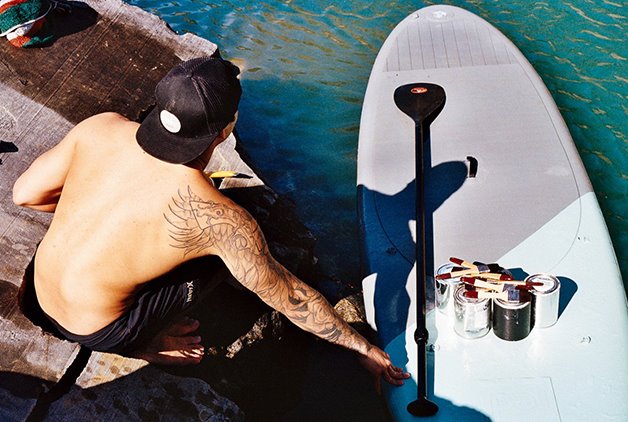  O talentoso artista de rua e surfista Havaiano radicado em Nova York faz maravilhas em cima de sua prancha.