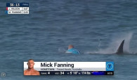 Fanning usou a prancha como escudo e foi resgatado por um jet ski da organização Mick Fanning levou um grande […]