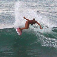 Surf Feminino - Mulheres surfando